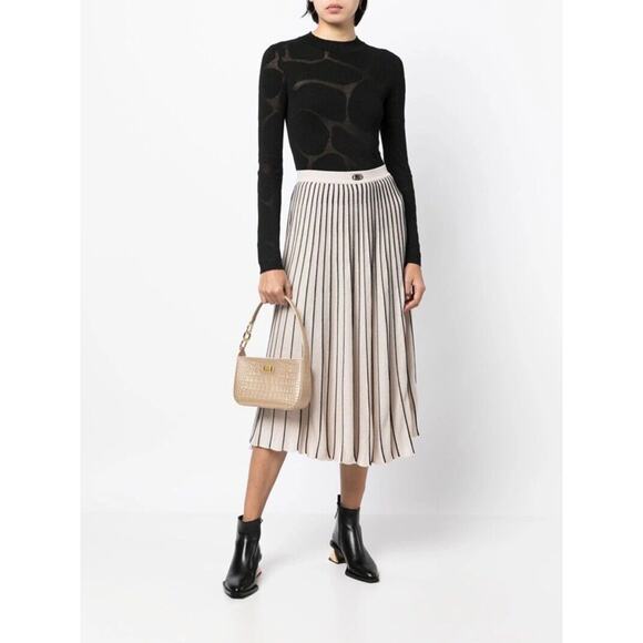 MCM Travia Shoulder Bag Gold Croco Embossed with 24K Gold Plated Logo NWT - Picture 2 of 13